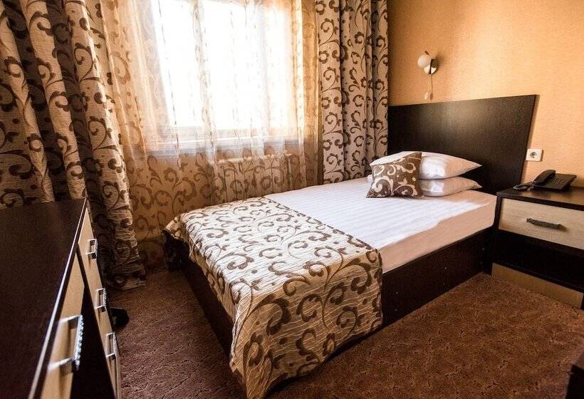 فندق فئة نجمة واحدة Art