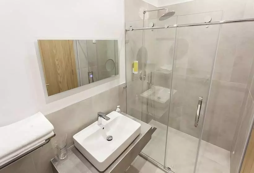 Hotelli Kombinat Rooms City Center