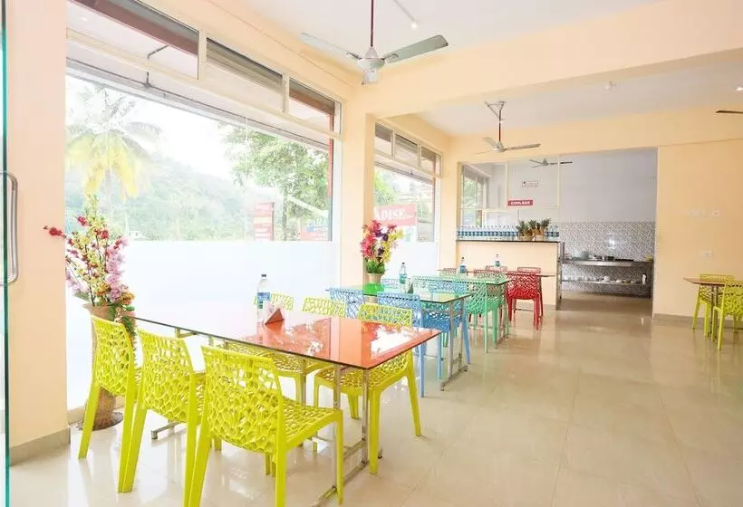 ホテル Munnar Paradise Irumupalam By Oyo Rooms
