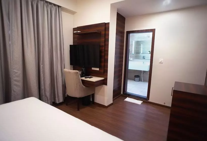 Sai Maa Hotel & Residency