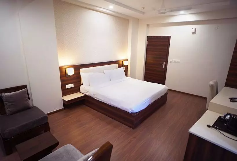 Sai Maa Hotel & Residency