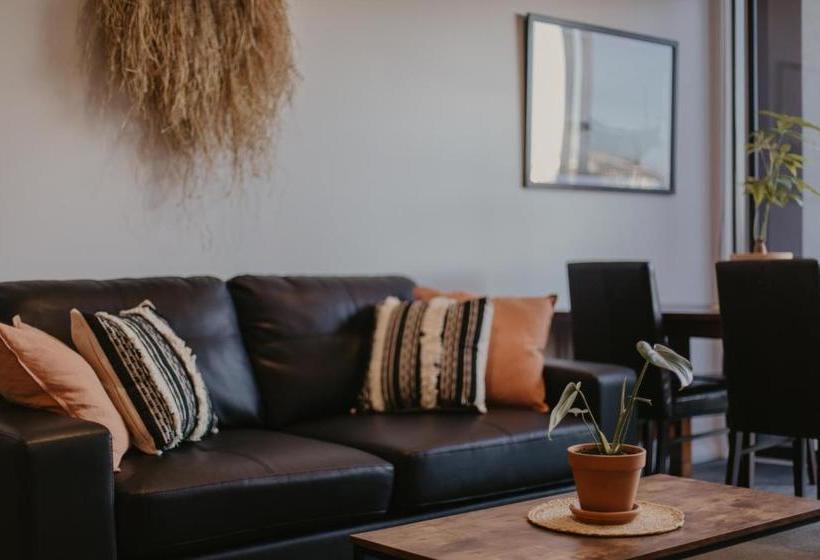 Boutique At Portside