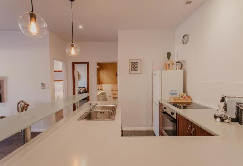 Boutique At Portside