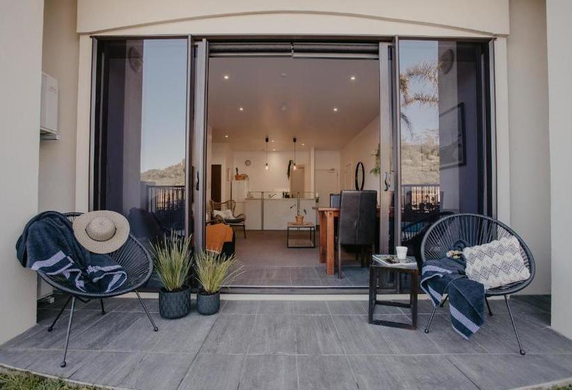 Boutique At Portside