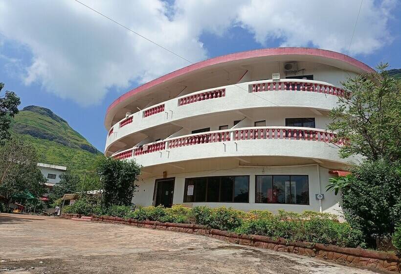 Golden Resort And Farm