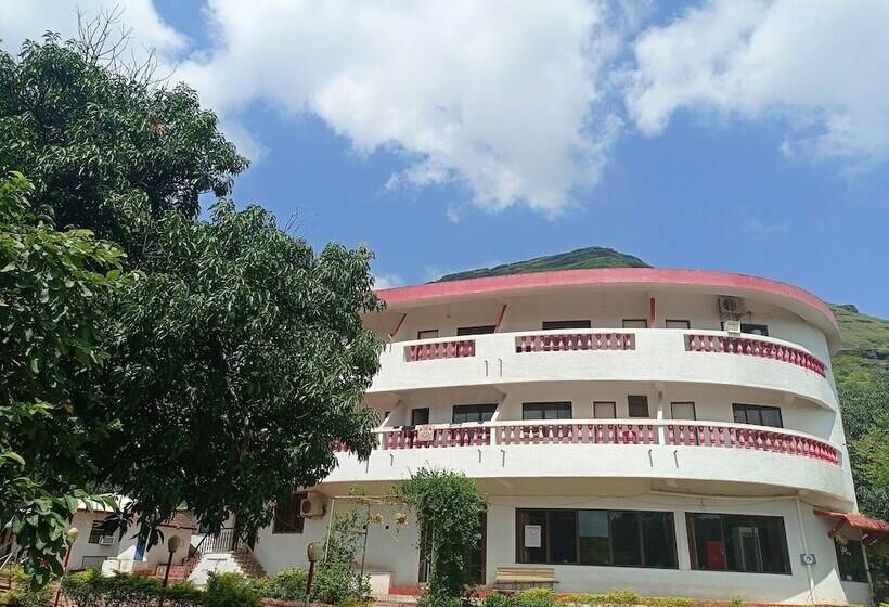 Golden Resort And Farm