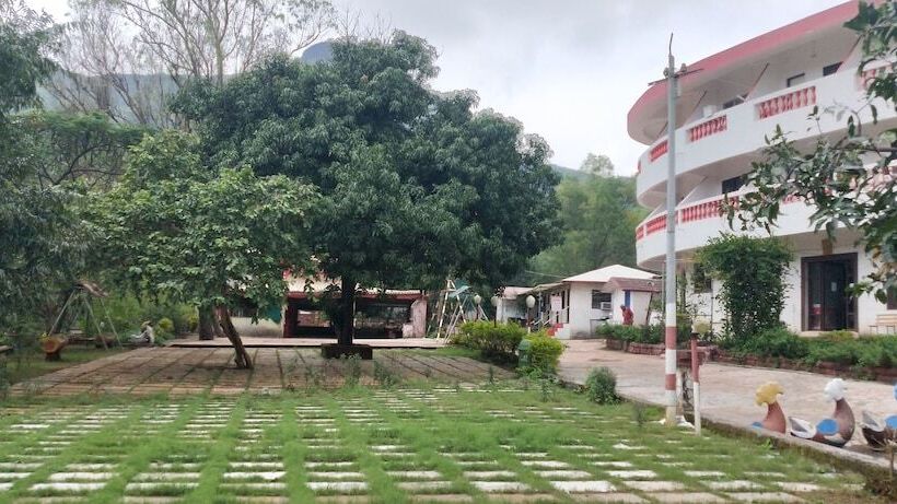 Golden Resort And Farm