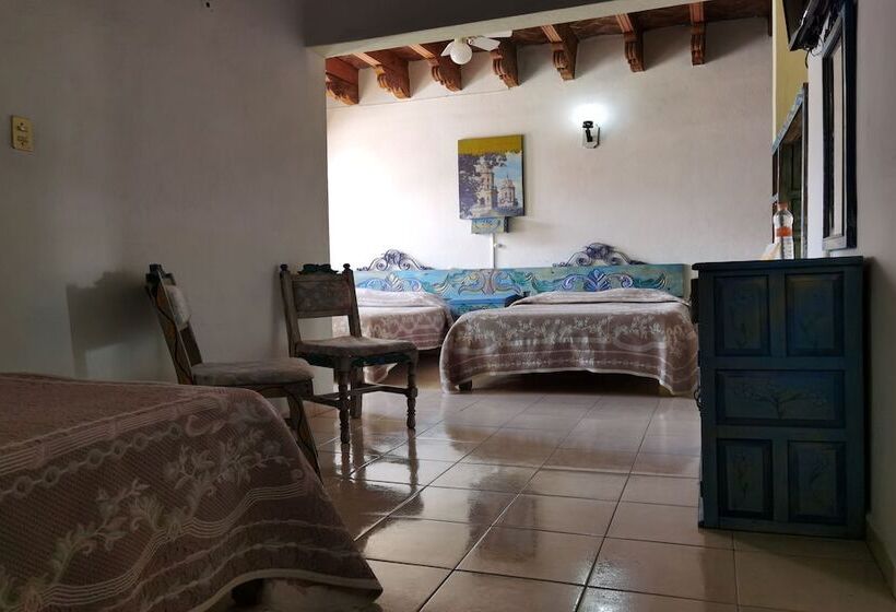 هتل Capital Omesón De La Fragua