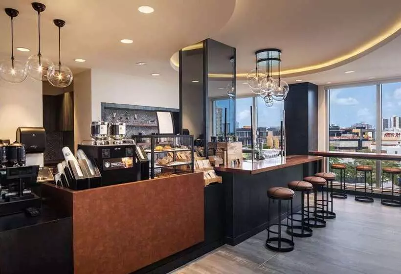 هتل Hilton Miami Aventura