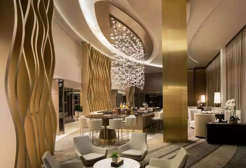 هتل Hilton Miami Aventura