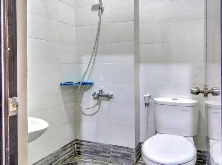 Hotelli Oyo 3346 Rukos Colombus G5