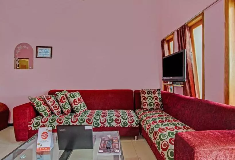 ホテル Oyo 3866 Villa Gothick