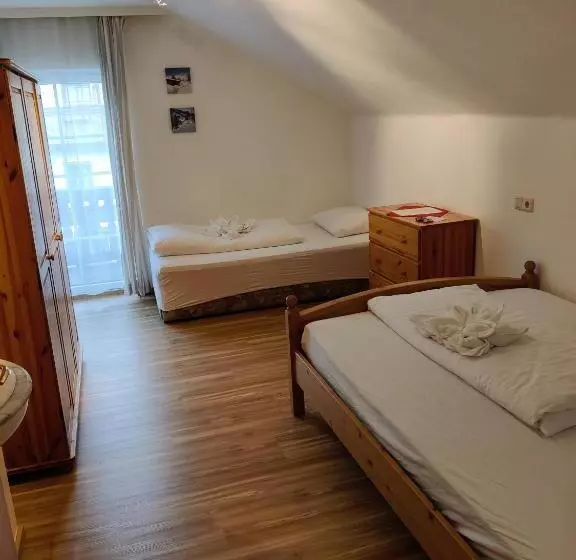 Hotelli Pension Reiterhaus