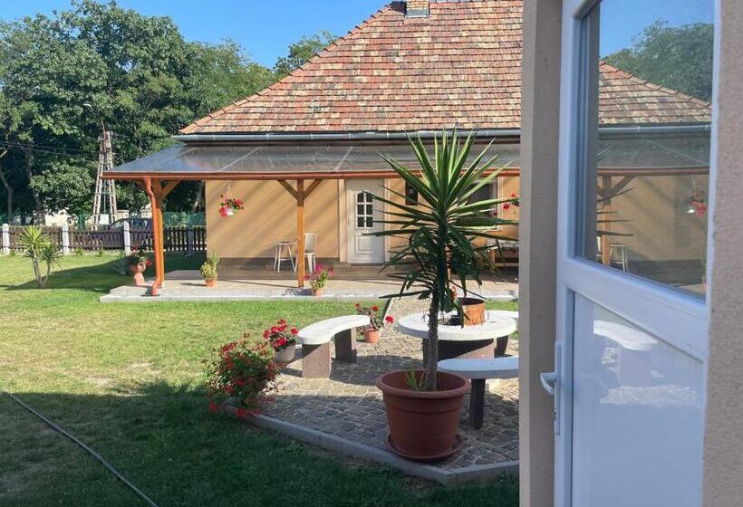 펜션 Ezüstfenyő Vendégház