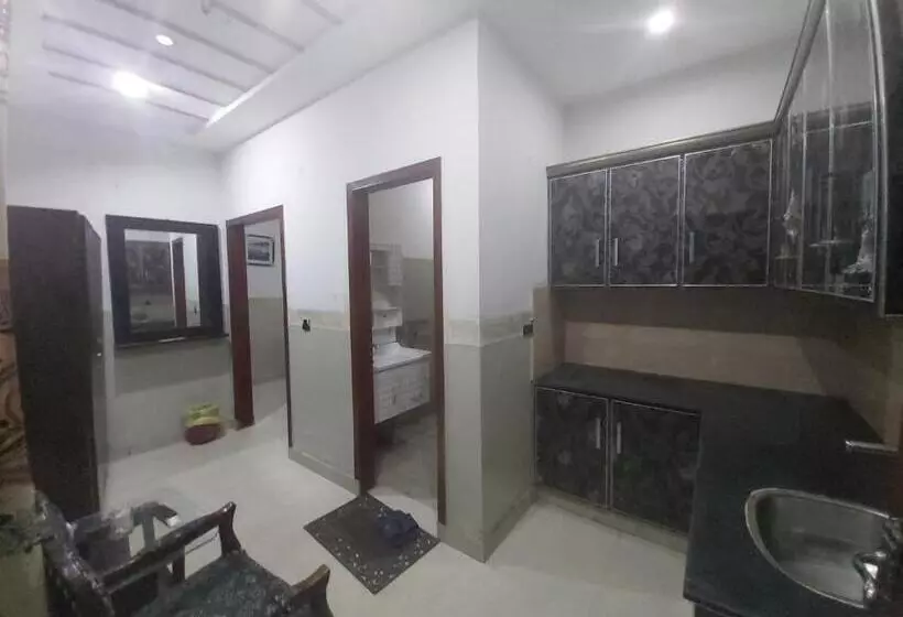 پانسیون Visit Inn