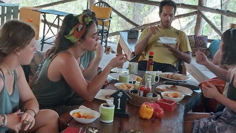 هاستل Stilts Diani Beach