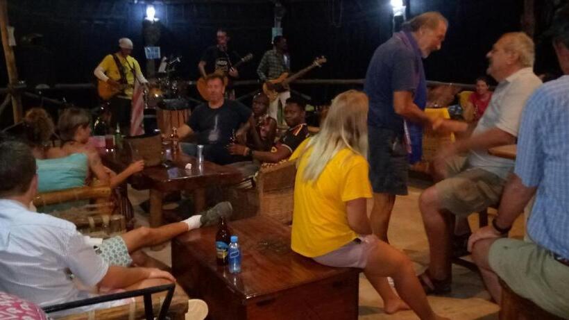 هاستل Stilts Diani Beach