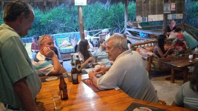 هاستل Stilts Diani Beach