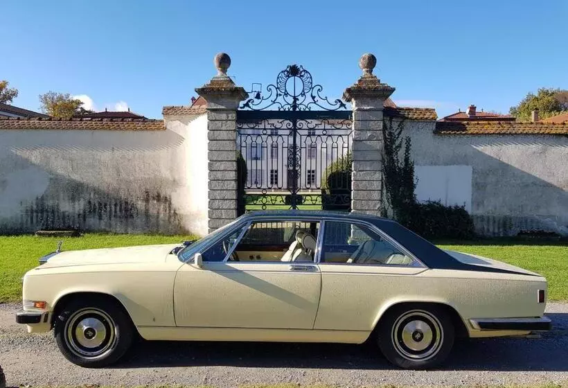 Aamiaismajoitus (B&B) Château Des Périchons
