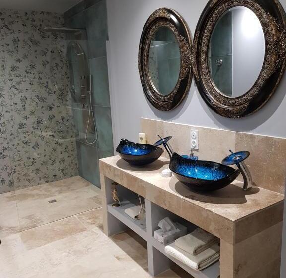 مبيت وإفطار Château Des Périchons