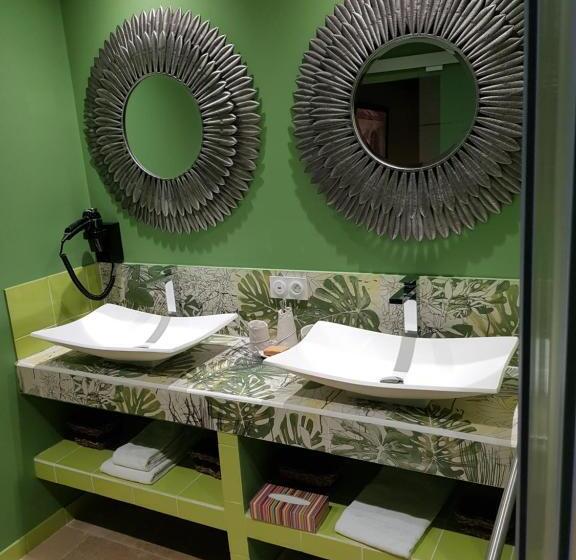 مبيت وإفطار Château Des Périchons