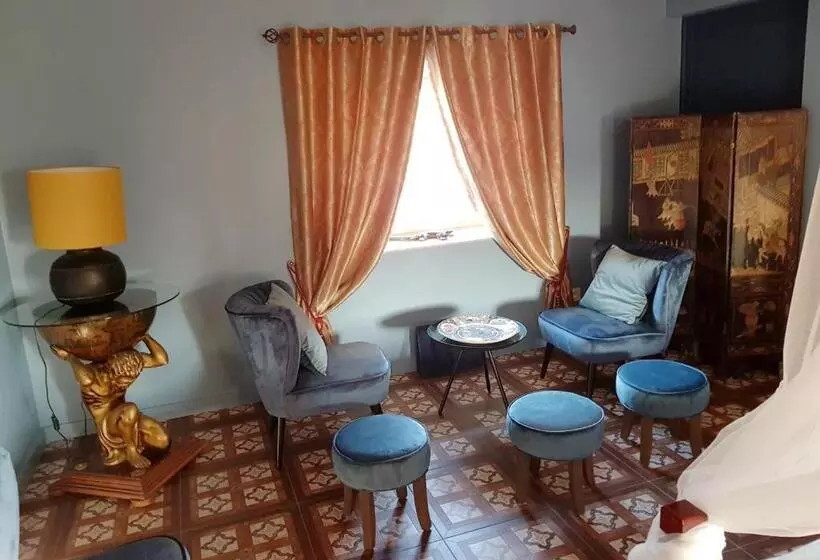 Aamiaismajoitus (B&B) Château Des Périchons