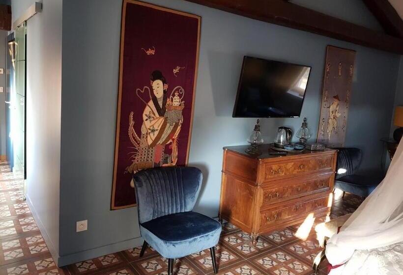 Bed and Breakfast Château Des Périchons