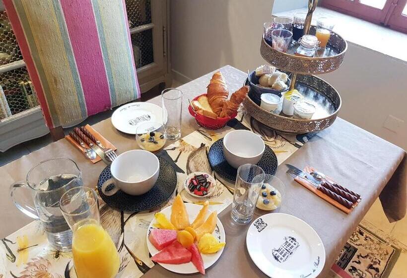 مبيت وإفطار Château Des Périchons