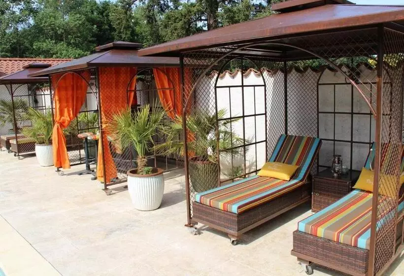 Aamiaismajoitus (B&B) Château Des Périchons