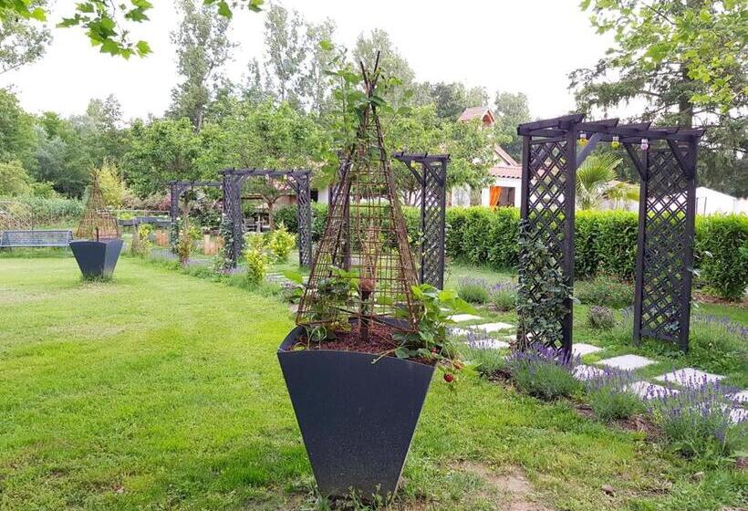 مبيت وإفطار Château Des Périchons