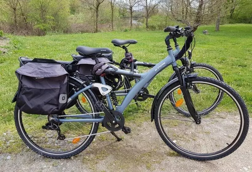 Aamiaismajoitus (B&B) Château Des Périchons