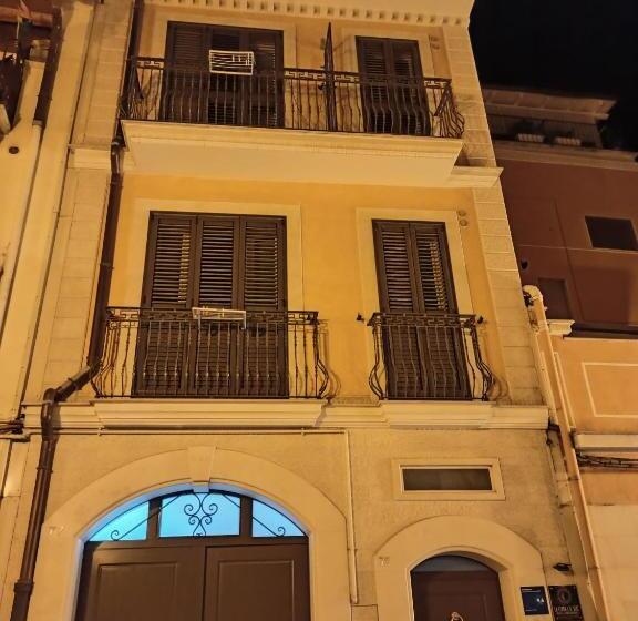 تختخواب و صبحانه La Luna E Il Sole