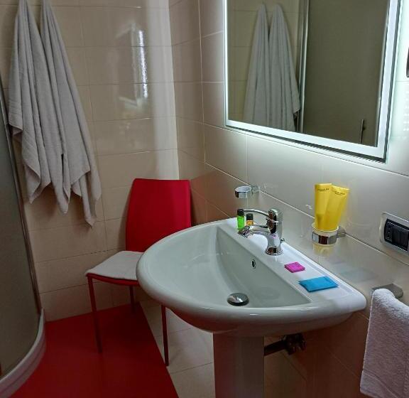 تختخواب و صبحانه La Luna E Il Sole