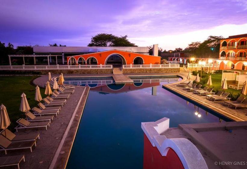 Отель Hacienda San Juan Resort