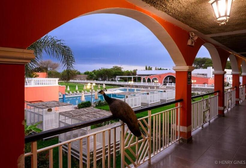 Отель Hacienda San Juan Resort