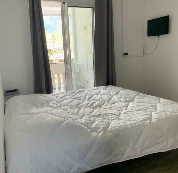 هتل Hôtel Le Petit Randonneur