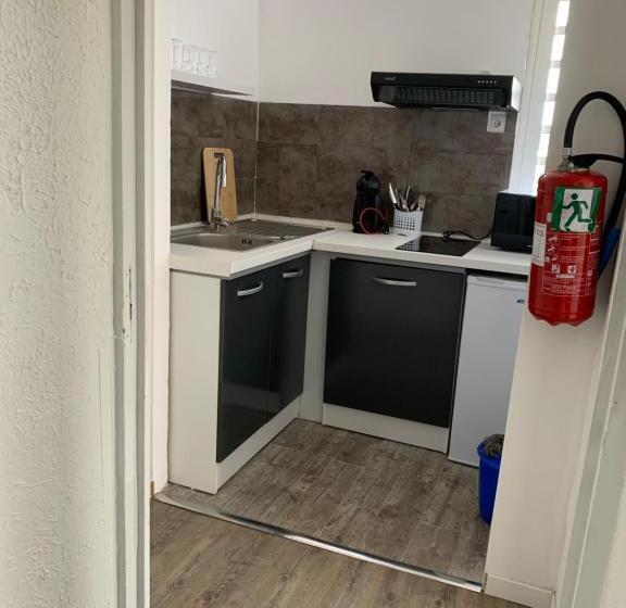 هتل Hôtel Le Petit Randonneur