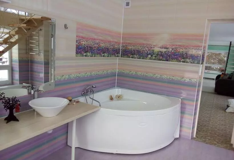 ホテル Iceberg Ugry