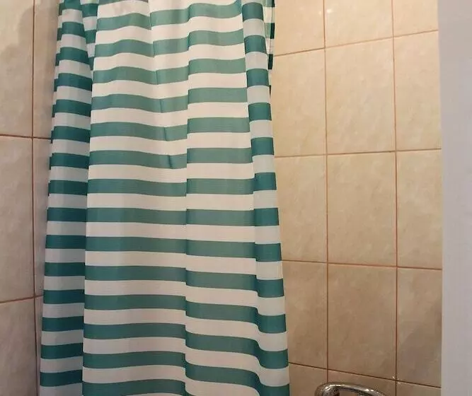 ホテル Iceberg Ugry