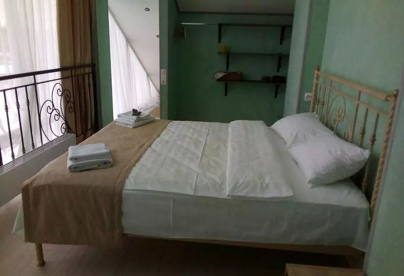 ホテル Iceberg Ugry