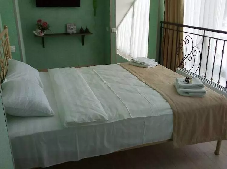 ホテル Iceberg Ugry