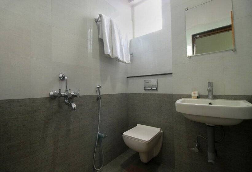 هتل Kaaranji Residency By Oyo Rooms