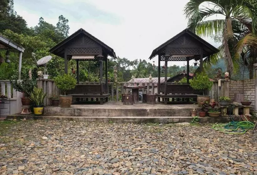 Hotelli Oyo 89928 Acf Guest House