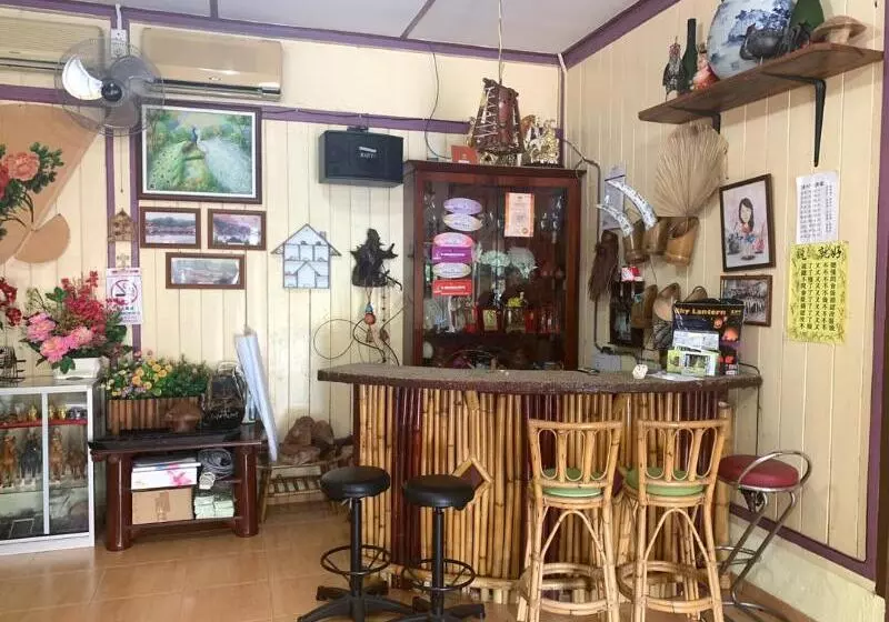 Hotelli Oyo 89928 Acf Guest House