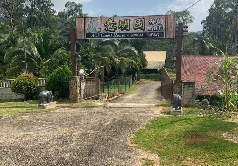 Hotelli Oyo 89928 Acf Guest House