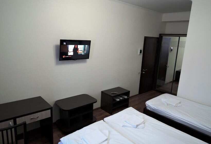 فندق Pano Castro