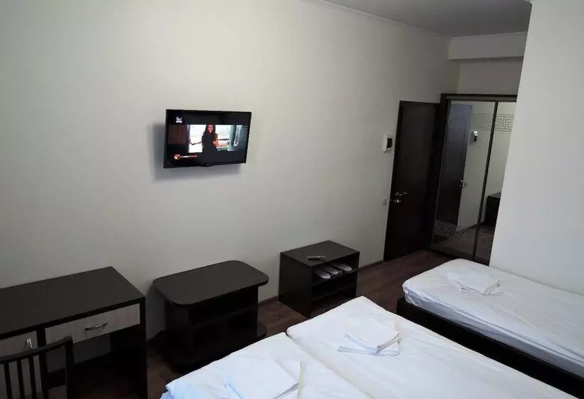 هتل Pano Castro