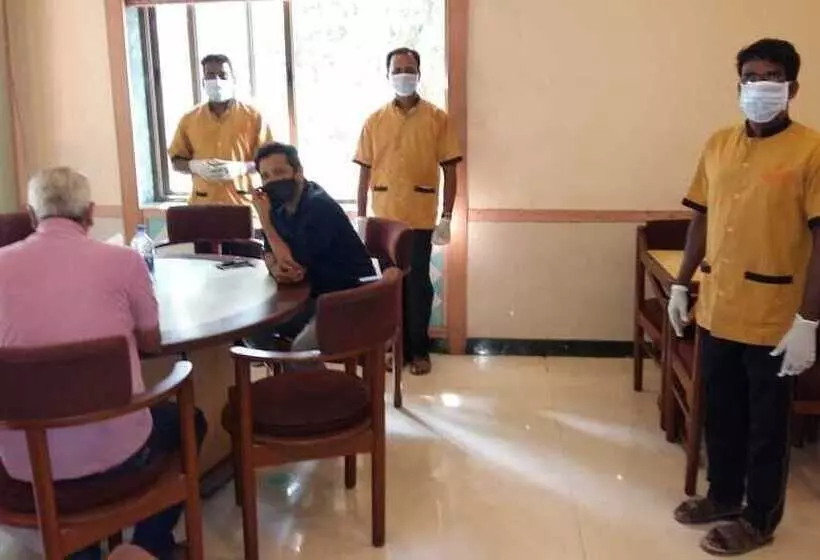 ホテル Ravikiran Alibaug