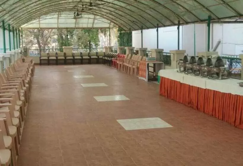 ホテル Ravikiran Alibaug