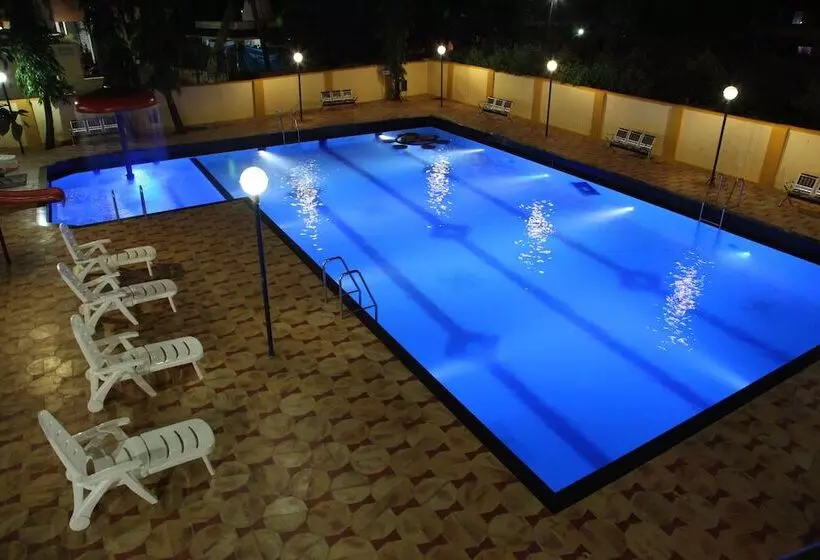 ホテル Ravikiran Alibaug